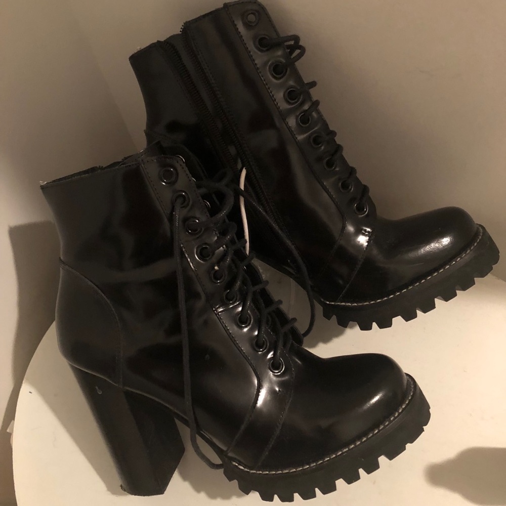Jeffrey Campbell (worn once) Legion boot!